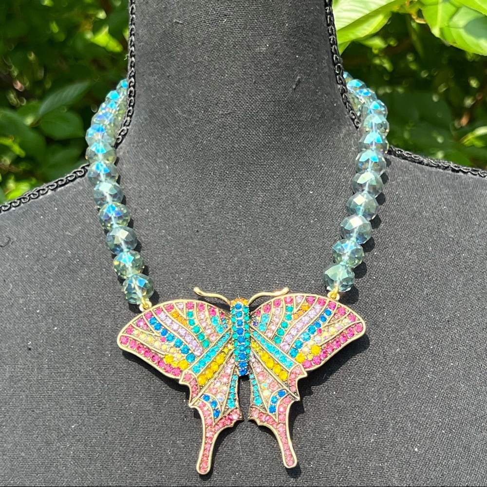 Heidi Daus Dazzling Crystal Butterfly Necklace - Picture 15 of 15
